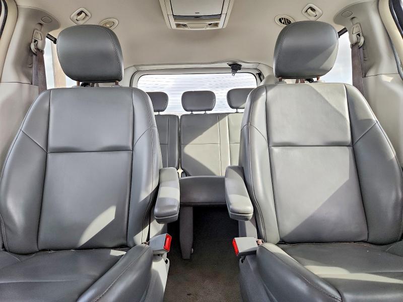 Photo 10 from auction – 2010 VOLKSWAGEN ROUTAN with VIN 2V4RW3D13AR184535