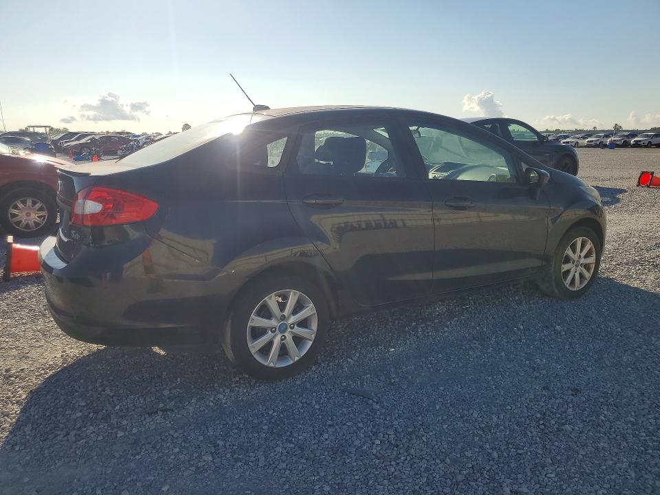 Photo 3 from auction – 2011 FORD FIESTA with VIN 3FADP4BJ4BM225568