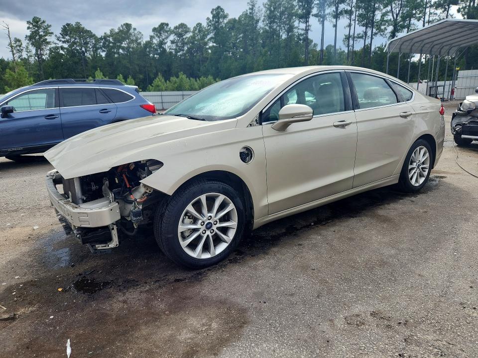 FORD FUSION 2017 مع رقم تعريف المركبة 3FA6P0SUXHR103630 - صورة من المزاد