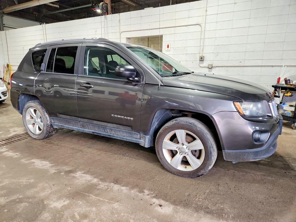 Photo 4 from auction – 2016 JEEP COMPASS with VIN 1C4NJDBB5GD686984