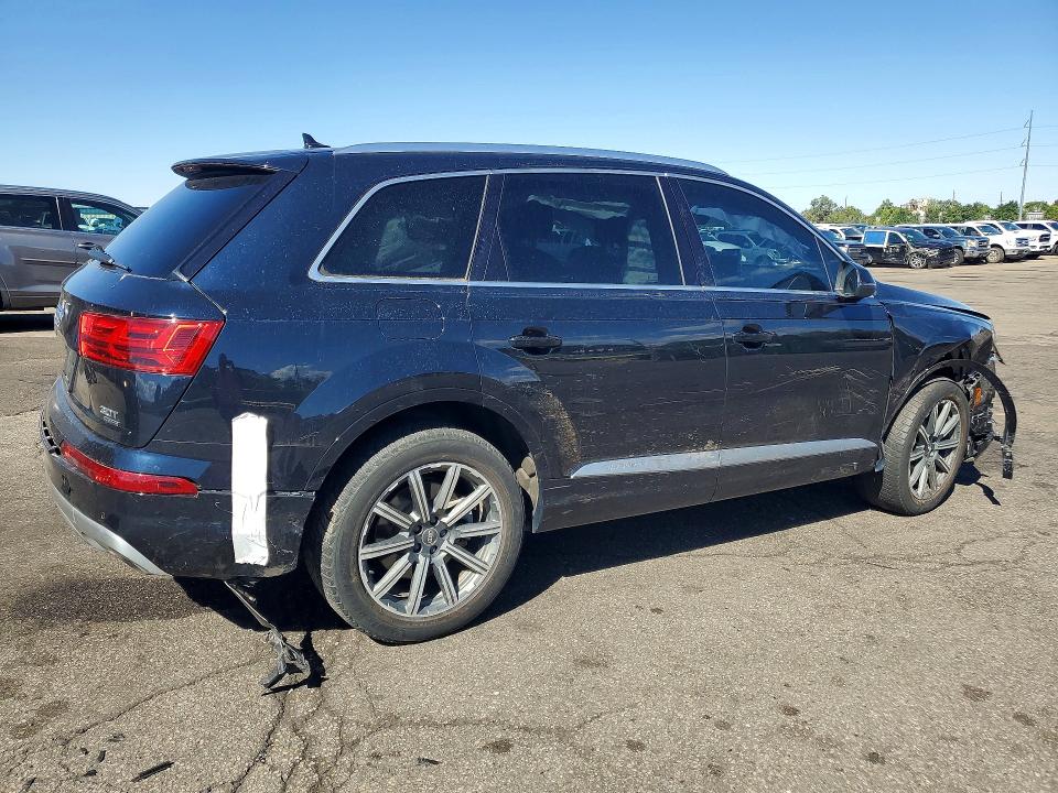 Zdjęcie 3 z aukcji – 2017 AUDI Q7 z VIN WA1LAAF74HD059524