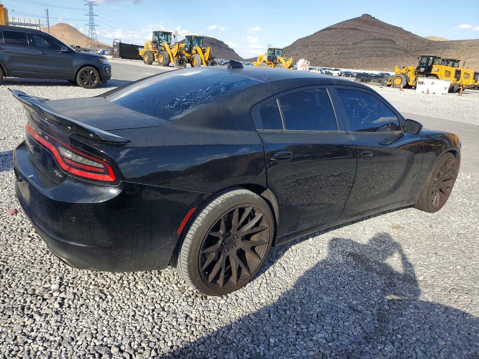 Снимка 3 от търг – 2018 DODGE CHARGER с VIN 2C3CDXCT6JH147151
