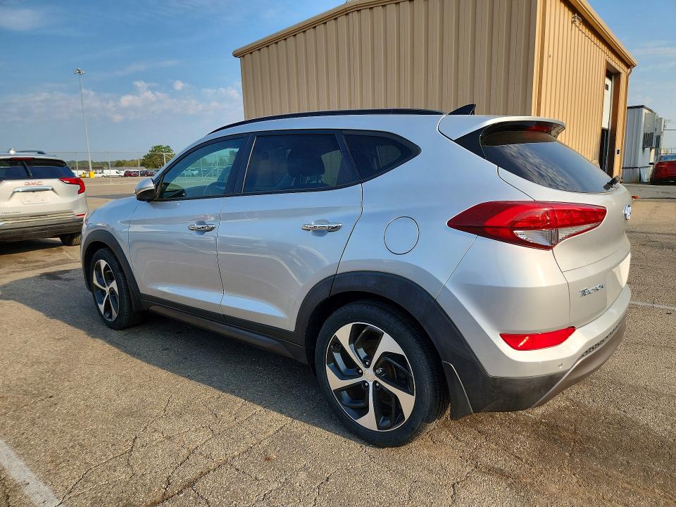 Photo 2 from auction – 2016 HYUNDAI TUCSON with VIN KM8J3CA24GU095075
