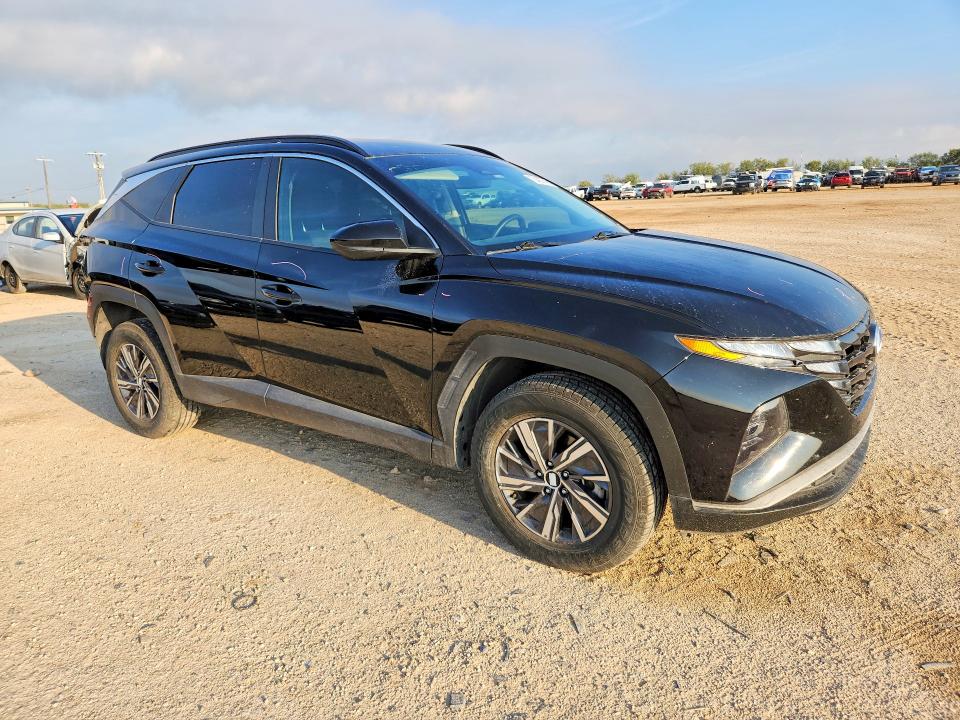 Снимка 4 от търг – 2024 HYUNDAI TUCSON с VIN KM8JBCD13RU195550