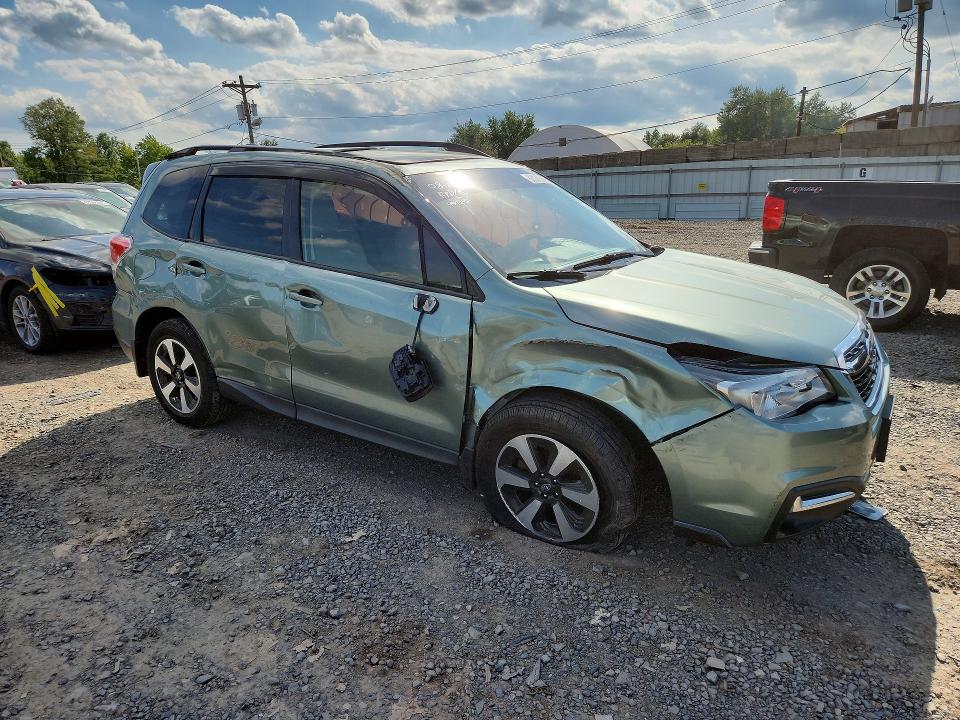 Снимка 4 от търг – 2018 SUBARU FORESTER с VIN JF2SJAEC6JH449248