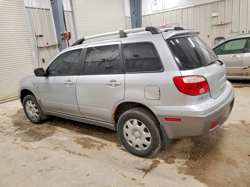 Photo 2 from auction – 2005 MITSUBISHI OUTLANDER with VIN JA4LZ31F15U048933