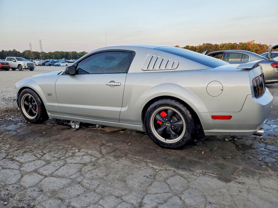 Photo 2 from auction – 2006 FORD MUSTANG with VIN 1ZVFT82H765259239