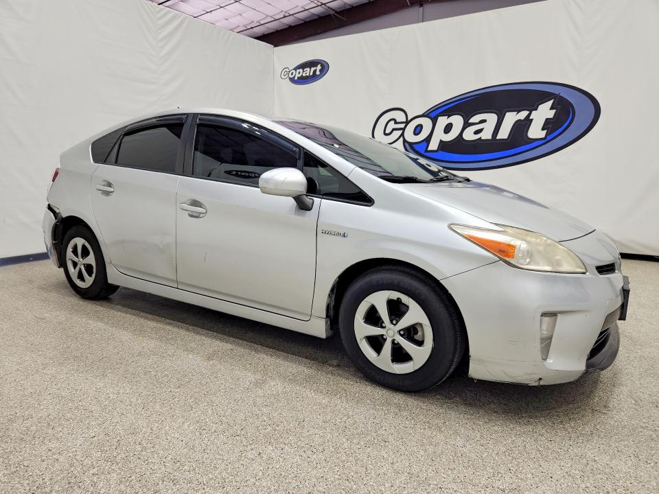 Photo 4 from auction – 2015 TOYOTA PRIUS with VIN JTDKN3DU1F0427477