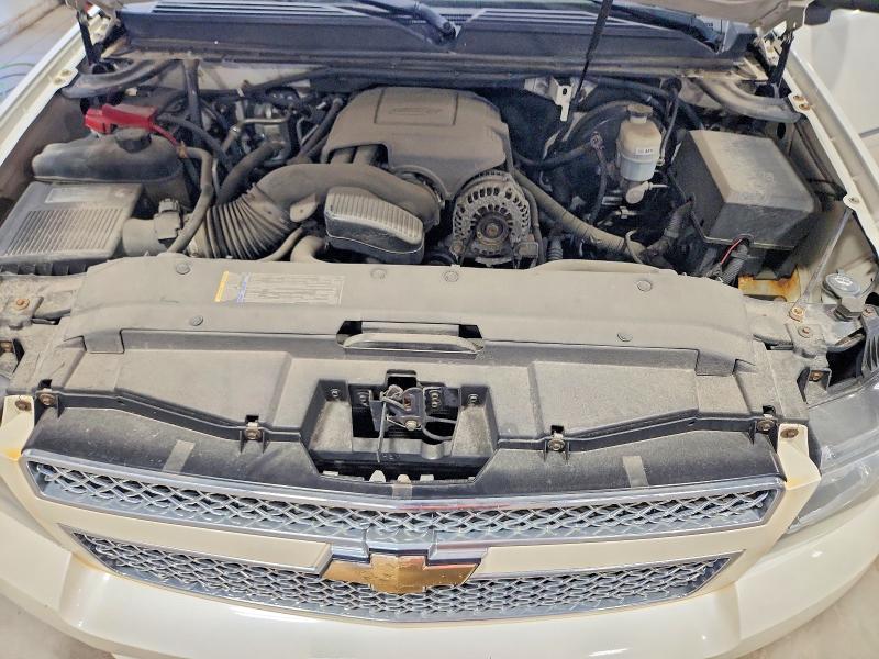 Photo 12 from auction – 2010 CHEVROLET SUBURBAN with VIN 1GNUKKE39AR246110