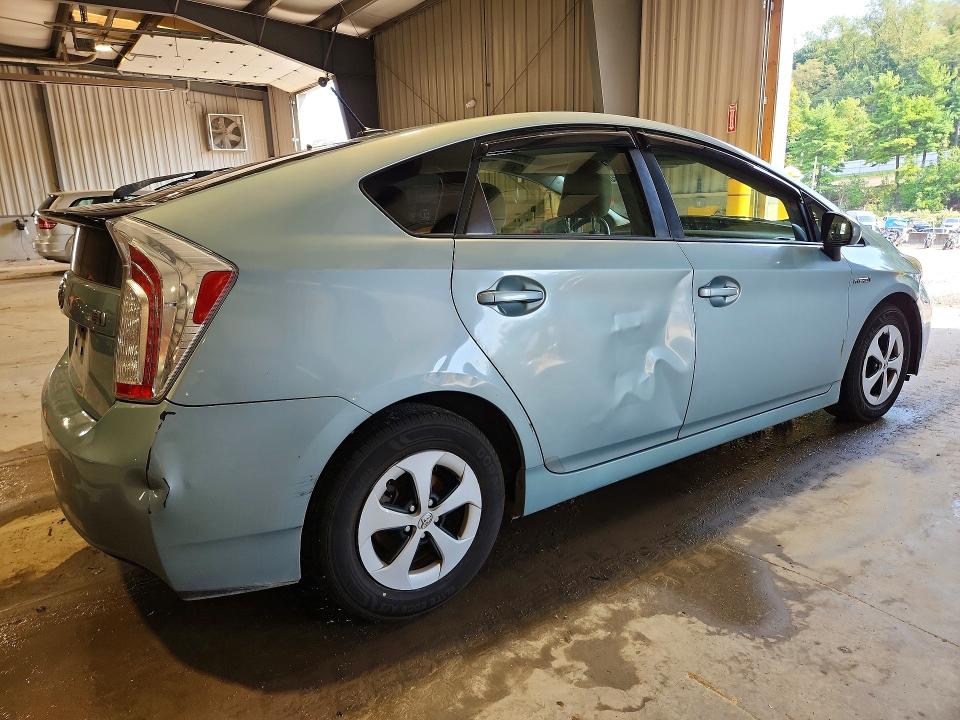 Zdjęcie 3 z aukcji – 2013 TOYOTA PRIUS z VIN JTDKN3DU6D1690345