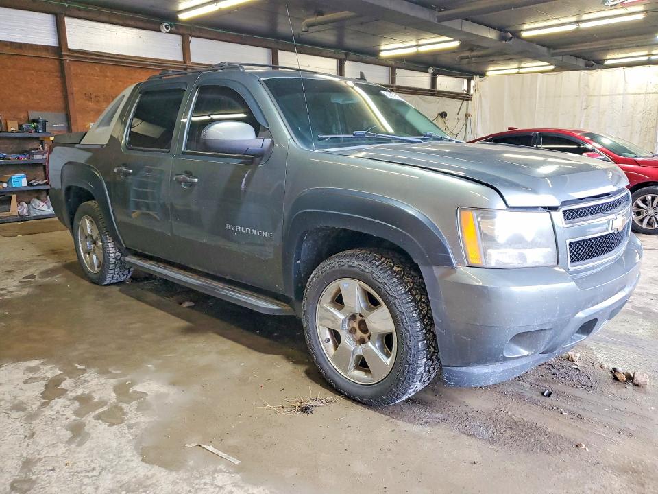 Photo 4 from auction – 2011 CHEVROLET AVALANCHE with VIN 3GNTKEE31BG107085