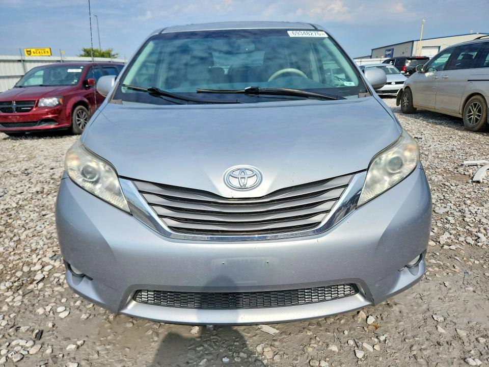 Photo 5 from auction – 2014 TOYOTA SIENNA with VIN 5TDYK3DC6ES430218