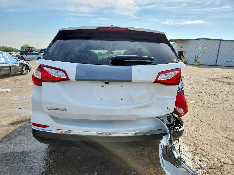Photo 6 from auction – 2018 CHEVROLET EQUINOX with VIN 2GNAXJEV0J6310823