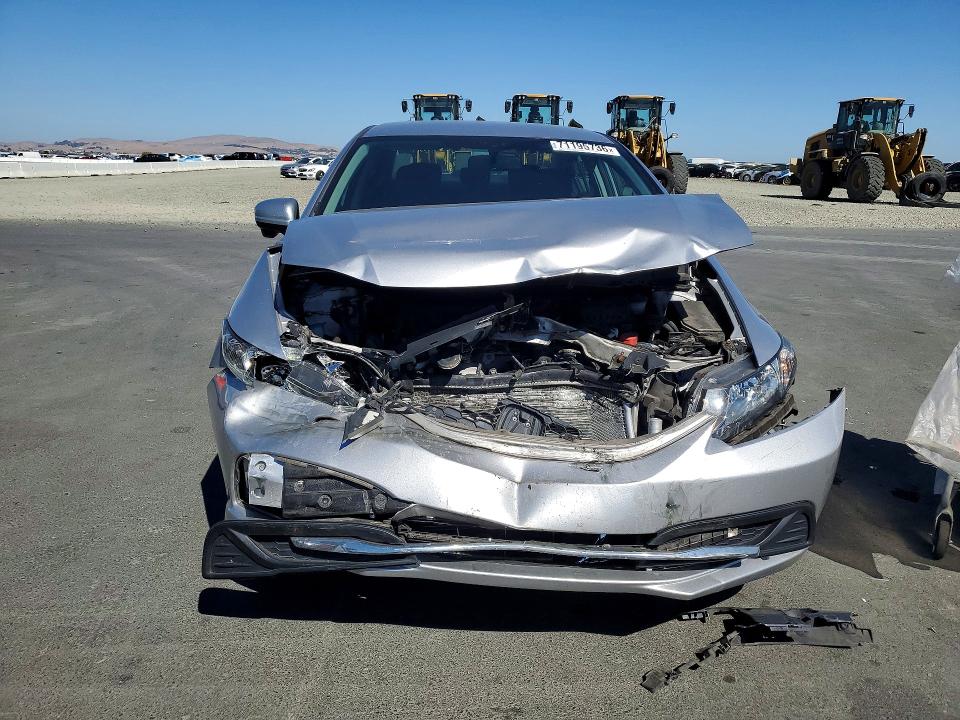Снимка 5 от търг – 2015 HONDA CIVIC с VIN 19XFB2F72FE082110