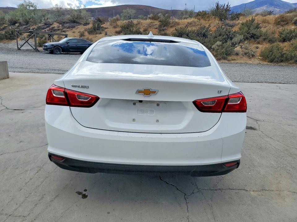 Photo 6 from auction – 2023 CHEVROLET MALIBU with VIN 1G1ZD5ST3PF229711