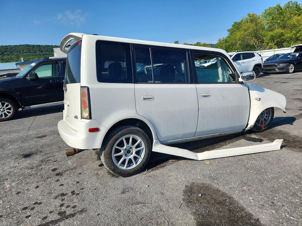 Photo 3 from auction – 2006 SCION XB with VIN JTLKT324564042610