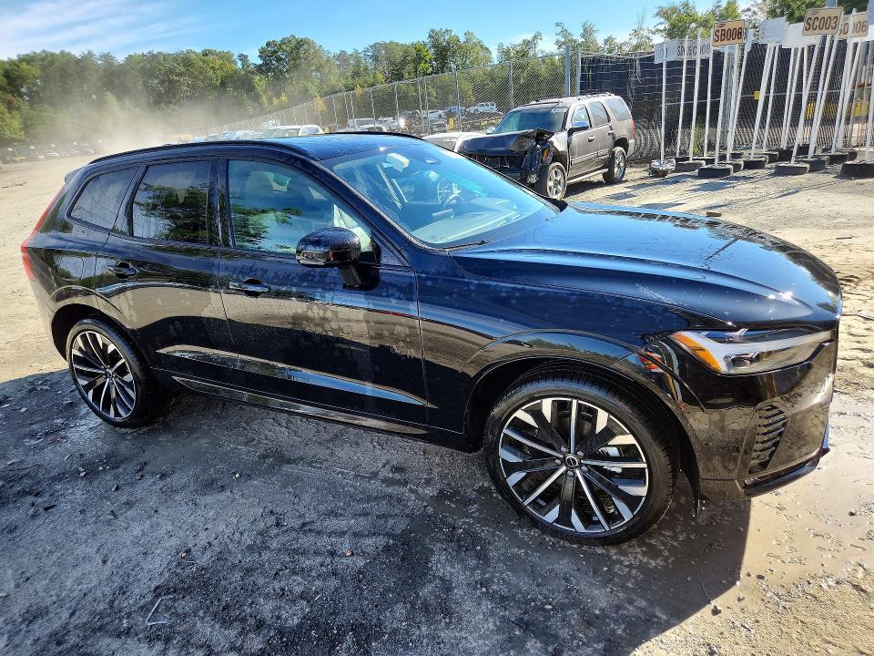 Zdjęcie 4 z aukcji – 2026 VOLVO XC60 z VIN YV4M12RM3T1446333