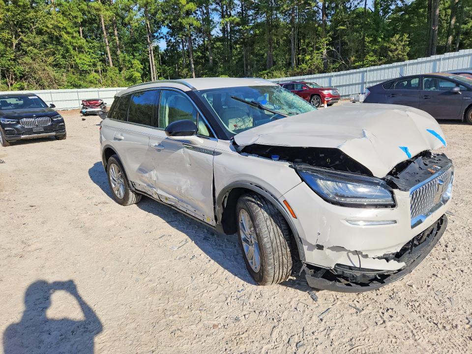 Photo 4 from auction – 2022 LINCOLN CORSAIR with VIN 5LMCJ1C99NUL01319