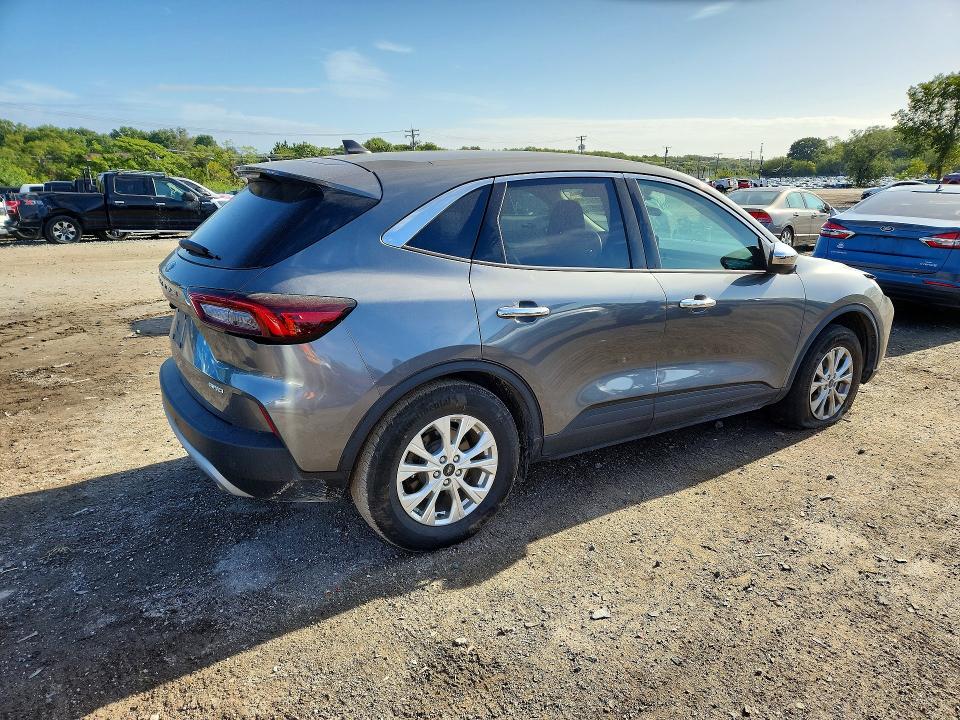 Снимка 3 от търг – 2023 FORD ESCAPE с VIN 1FMCU9GN5PUB27591