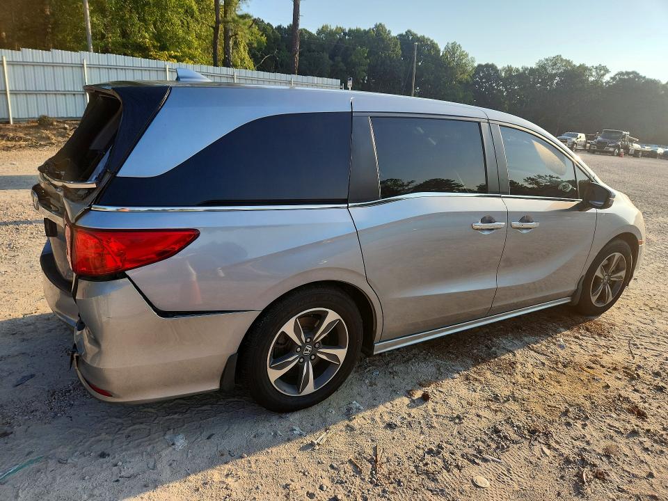 Photo 3 from auction – 2018 HONDA ODYSSEY with VIN 5FNRL6H85JB001790