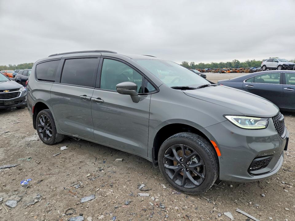 Photo 4 from auction – 2021 CHRYSLER PACIFICA with VIN 2C4RC1BG5MR573759