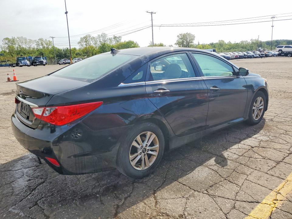 Photo 3 from auction – 2014 HYUNDAI SONATA with VIN 5NPEB4AC2EH940665