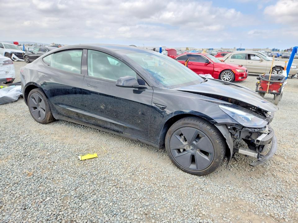 صورة رقم 4 من المزاد - 2023 TESLA MODEL 3 مع VIN 5YJ3E1EA8PF586903