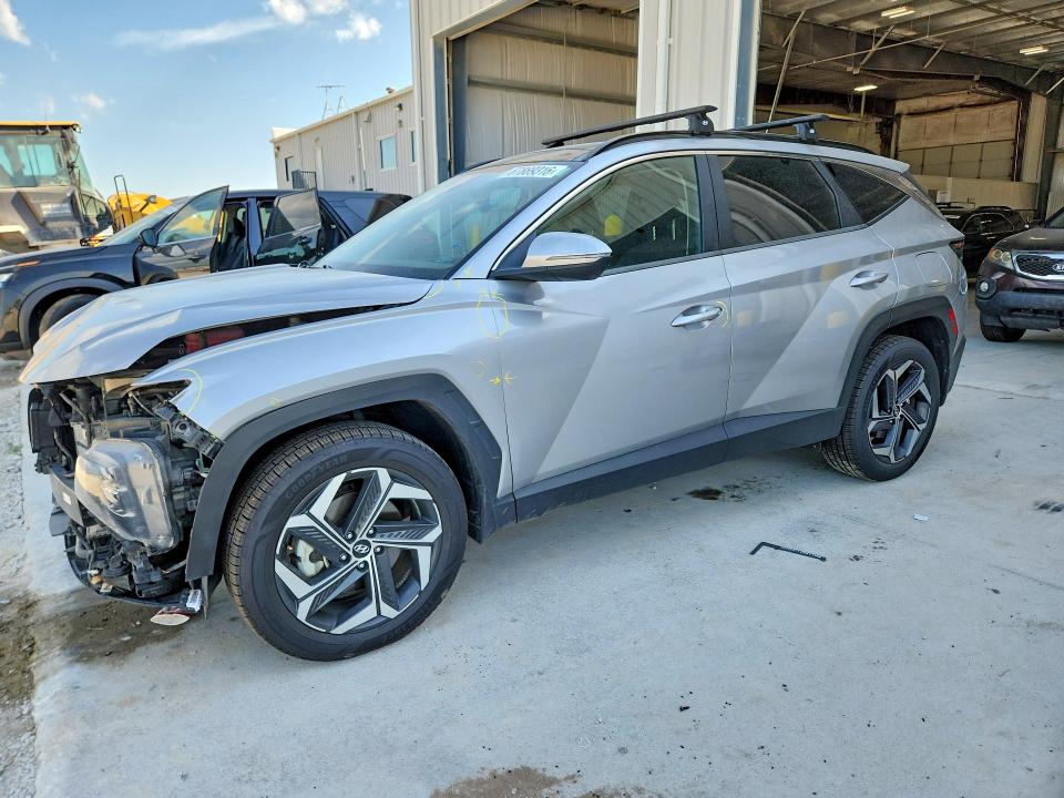 HYUNDAI TUCSON 2022 with VIN KM8JFCA10NU040893 - Photo from auction