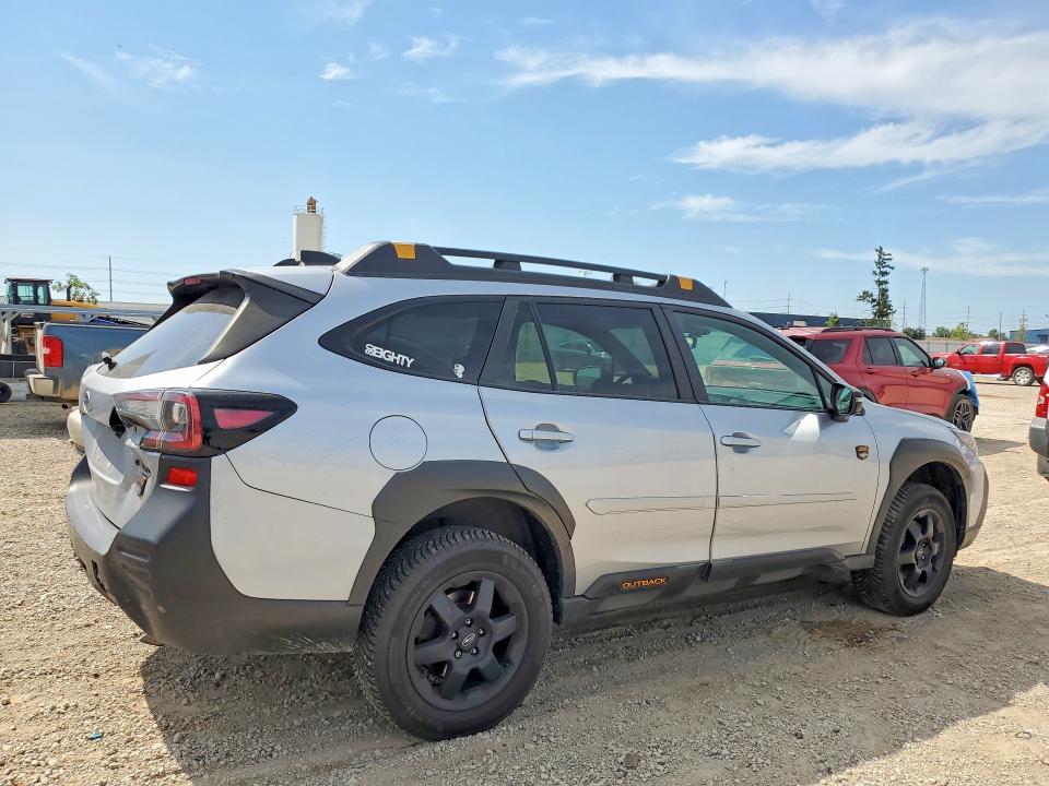 Photo 3 from auction – 2022 SUBARU OUTBACK with VIN 4S4BTGUD5N3281204