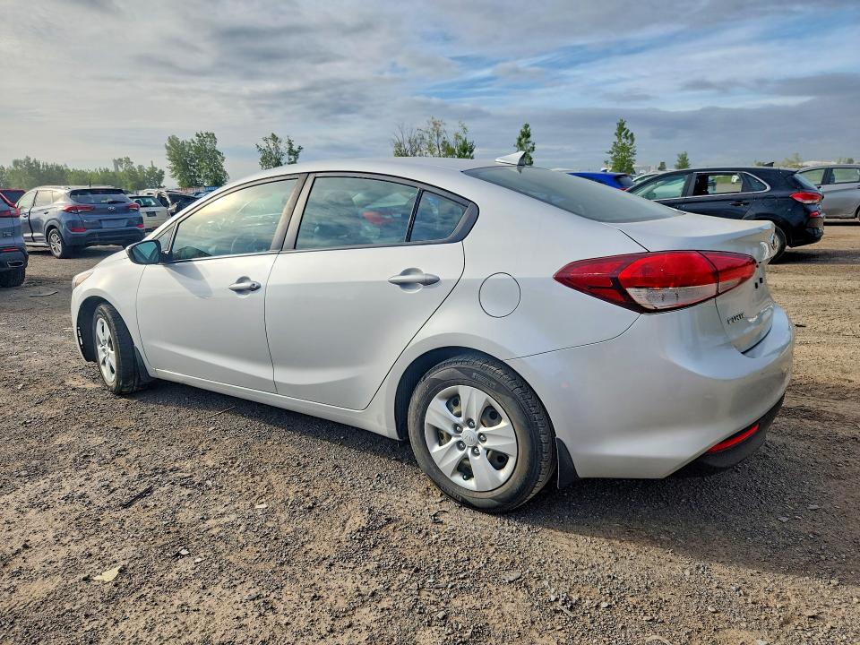Снимка 2 от търг – 2017 KIA FORTE с VIN 3KPFL4A70HE135454