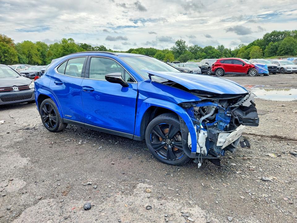 Photo 4 from auction – 2021 LEXUS UX with VIN JTHP9JBHXM2046540