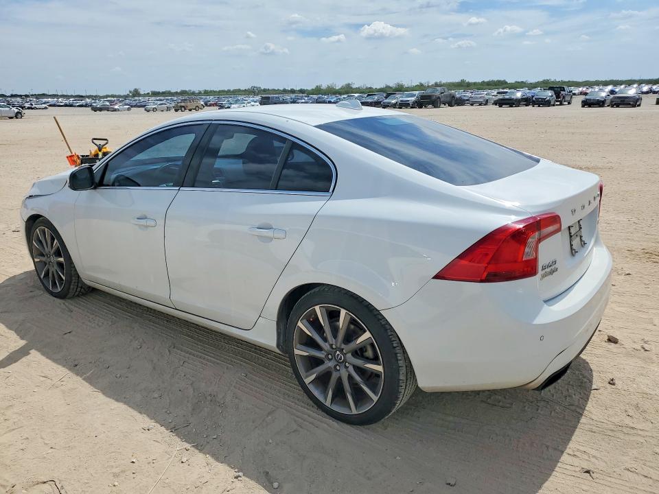 Zdjęcie 2 z aukcji – 2015 VOLVO S60 z VIN YV149MFMXF2338327