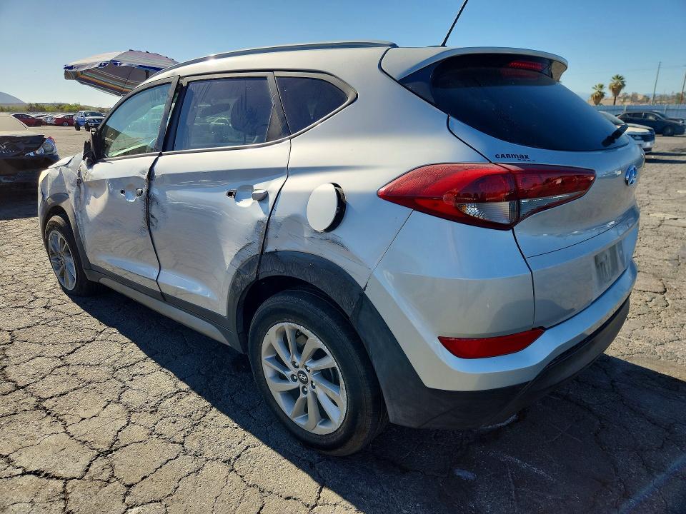 Photo 2 from auction – 2017 HYUNDAI TUCSON with VIN KM8J33A44HU301563