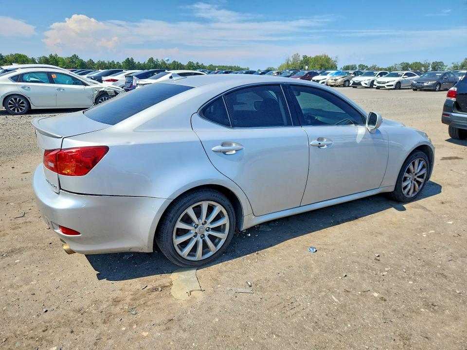Photo 3 from auction – 2008 LEXUS IS with VIN JTHCK262485025735