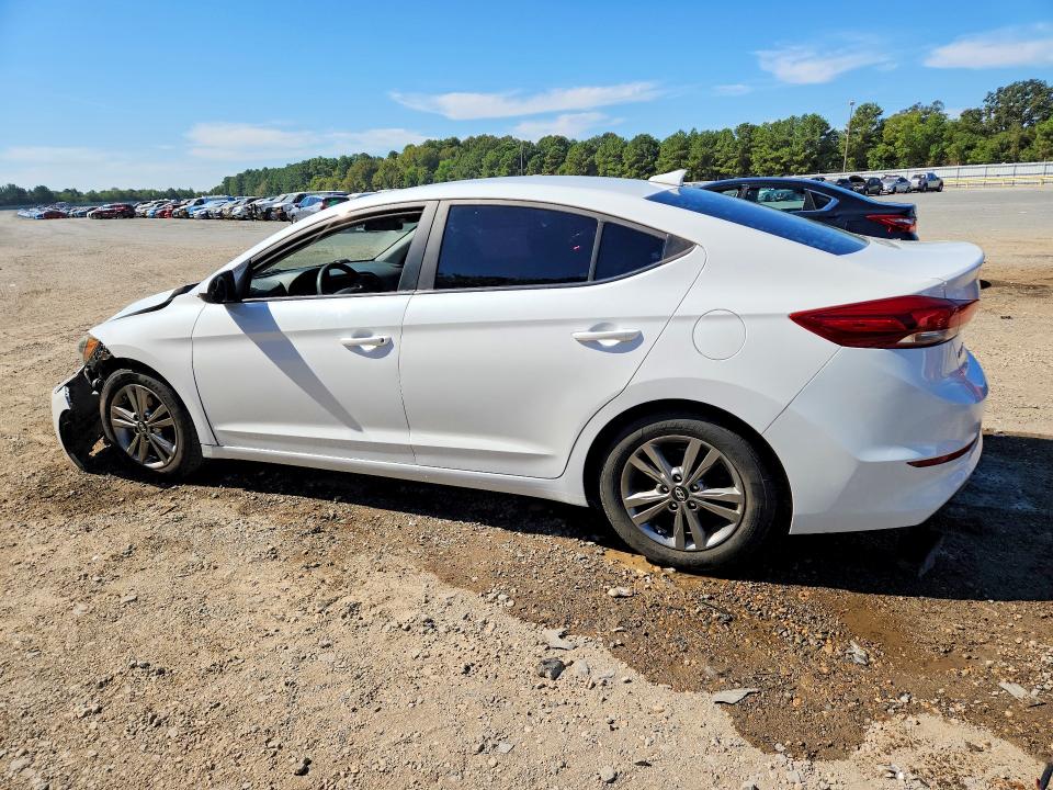Снимка 2 от търг – 2017 HYUNDAI ELANTRA с VIN 5NPD84LF5HH160469