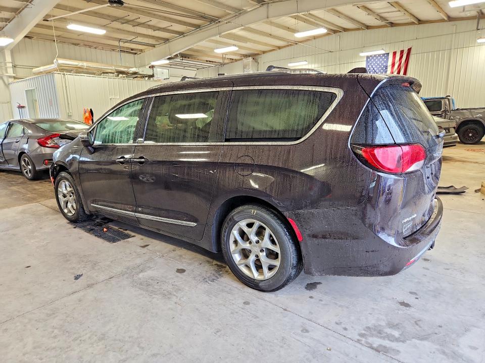 Снимка 2 от търг – 2017 CHRYSLER PACIFICA с VIN 2C4RC1GG8HR754563