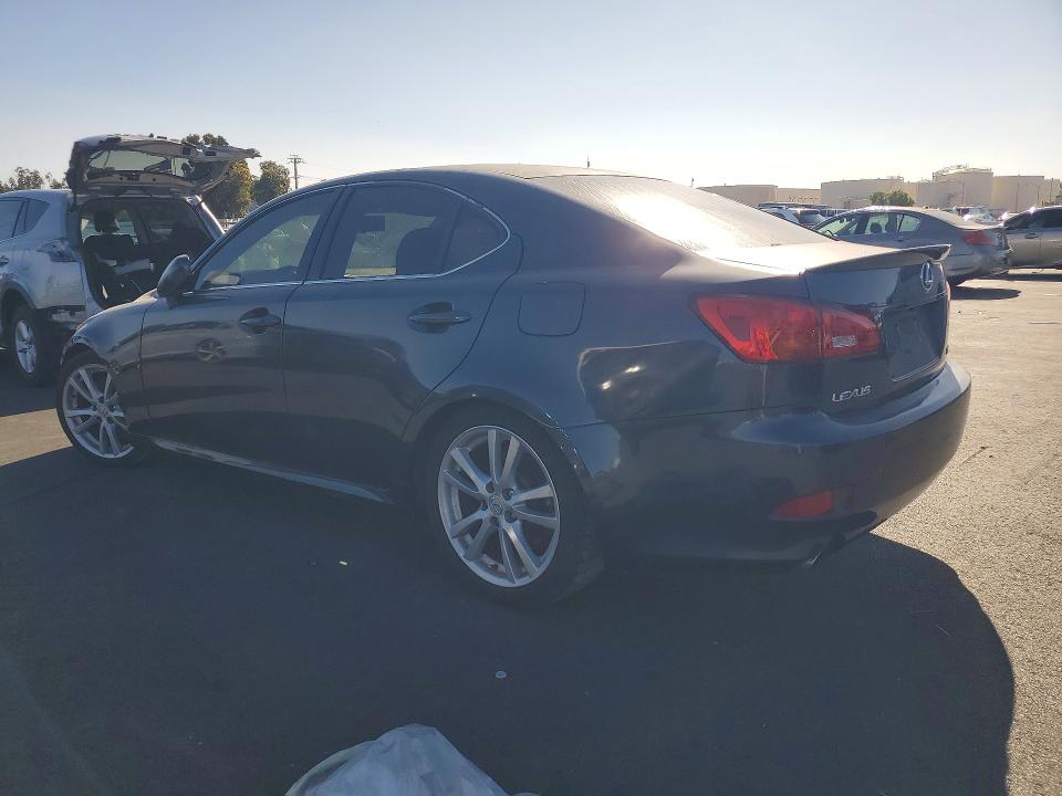 Photo 2 from auction – 2006 LEXUS IS with VIN JTHBE262862006915