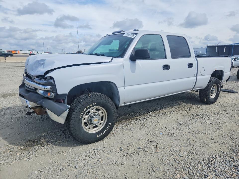 CHEVROLET SILVERADO 2002 with VIN 1GCHK23G82F130996 - Photo from auction
