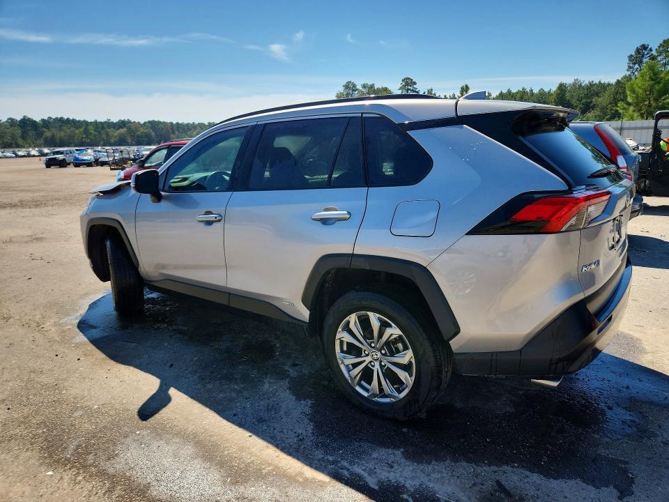 Photo 2 from auction – 2022 TOYOTA RAV4 with VIN 4T3B6RFV2NU065675