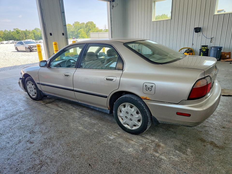 Photo 2 from auction – 1997 HONDA ACCORD with VIN JHMCD5639VC021062