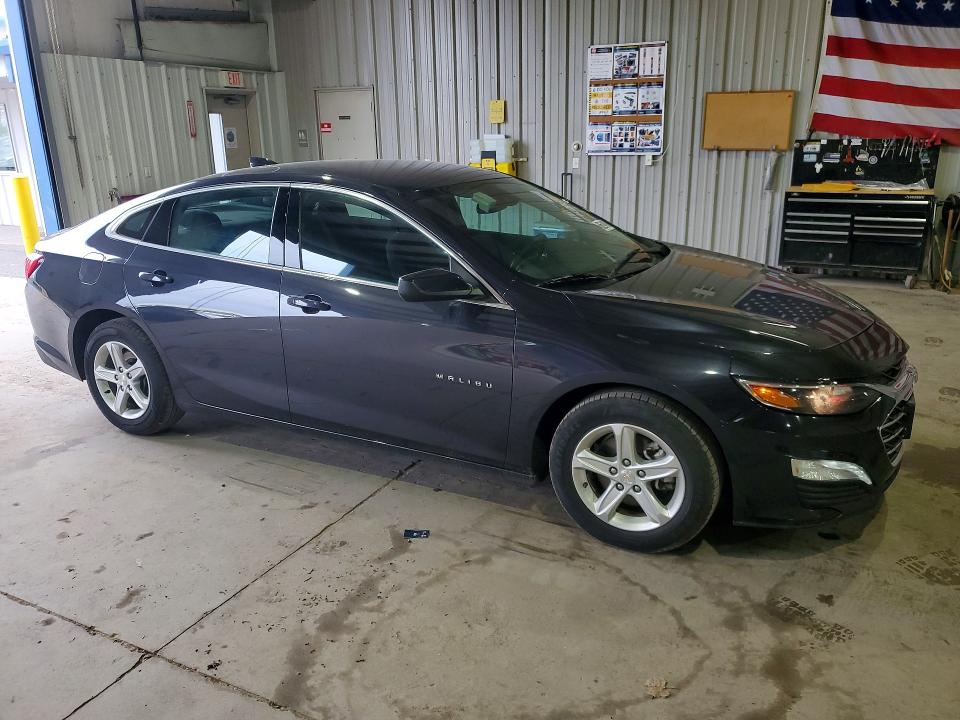 Photo 4 from auction – 2023 CHEVROLET MALIBU with VIN 1G1ZD5ST2PF241655