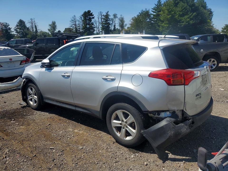 Photo 2 from auction – 2013 TOYOTA RAV4 with VIN JTMRFREV1D5014397