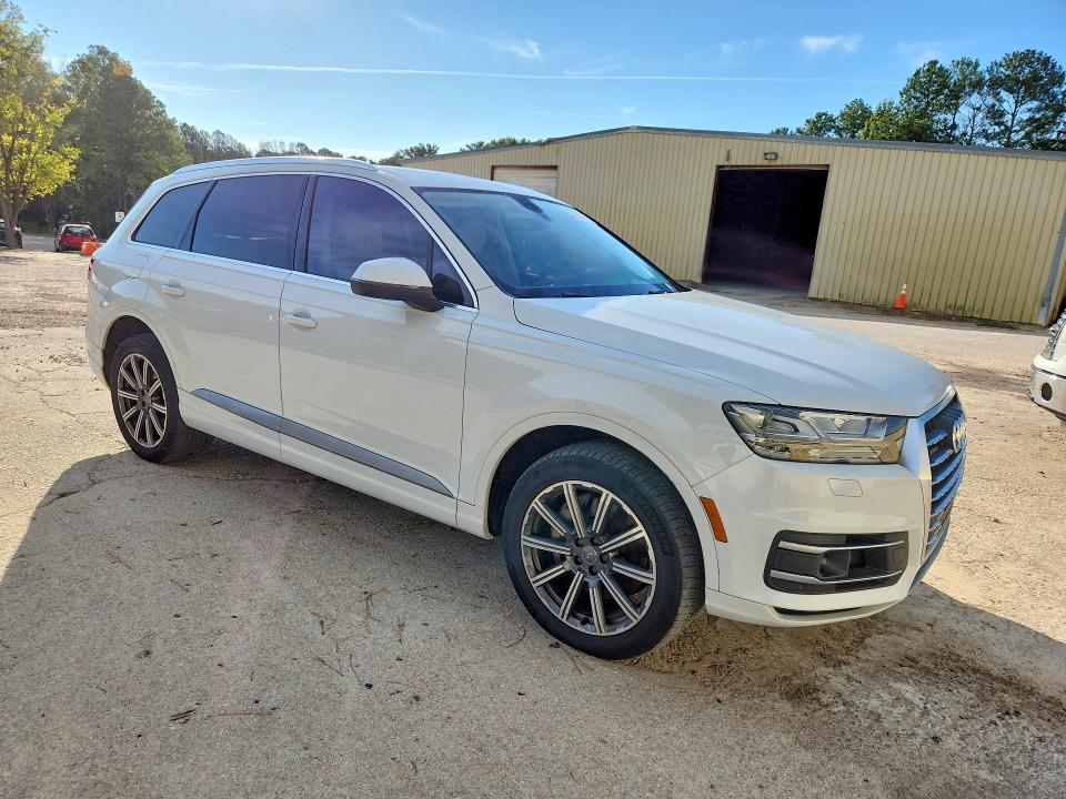 Photo 4 from auction – 2017 AUDI Q7 with VIN WA1VAAF79HD033364