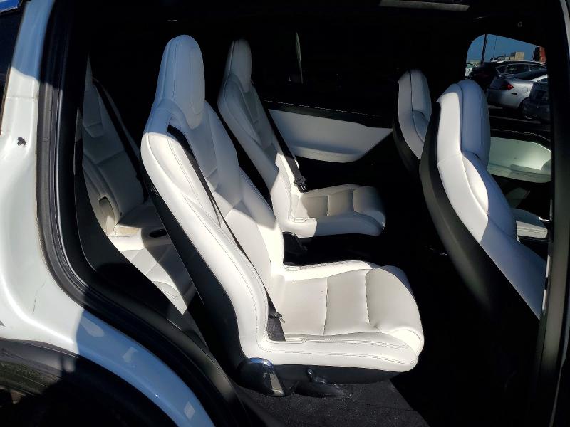 Foto 11 de la subasta – 2017 TESLA MODEL X con VIN 5YJXCBE21HF044050