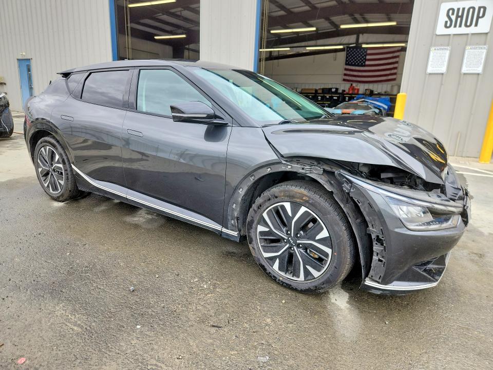 Photo 4 from auction – 2023 KIA EV6 with VIN KNDC34LA1P5149658