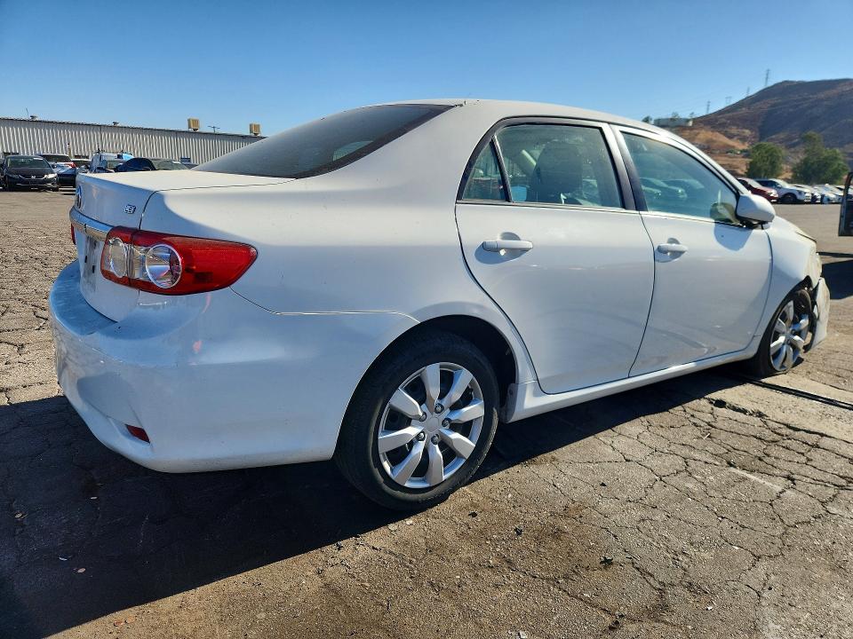 Снимка 3 от търг – 2012 TOYOTA COROLLA с VIN 2T1BU4EE2CC801287