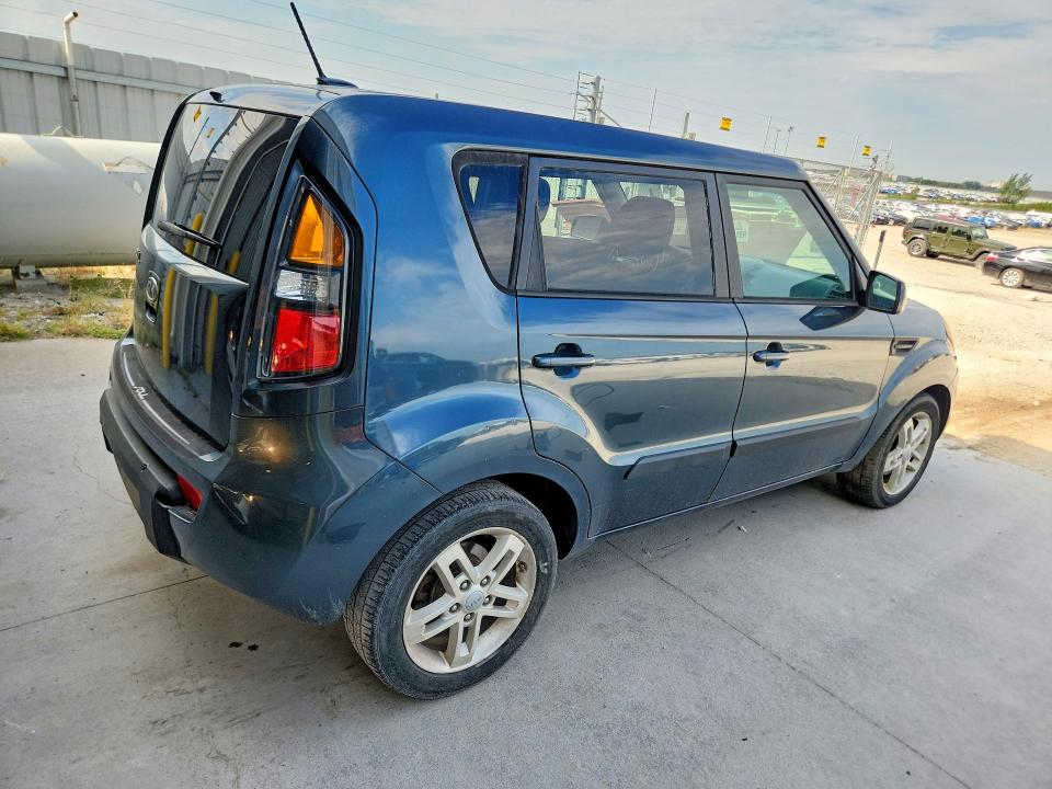 Снимка 3 от търг – 2011 KIA SOUL с VIN KNDJT2A21B7344020