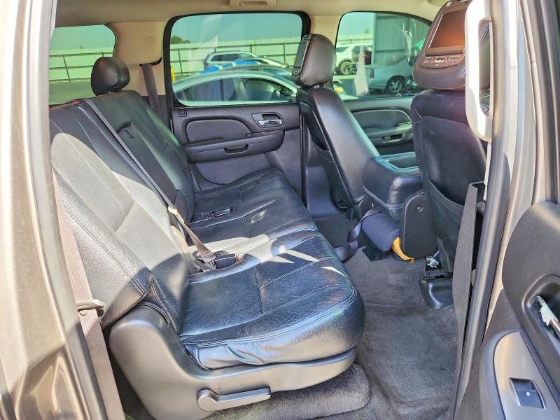 Photo 11 from auction – 2007 CHEVROLET SUBURBAN with VIN 1GNFC16087J248510