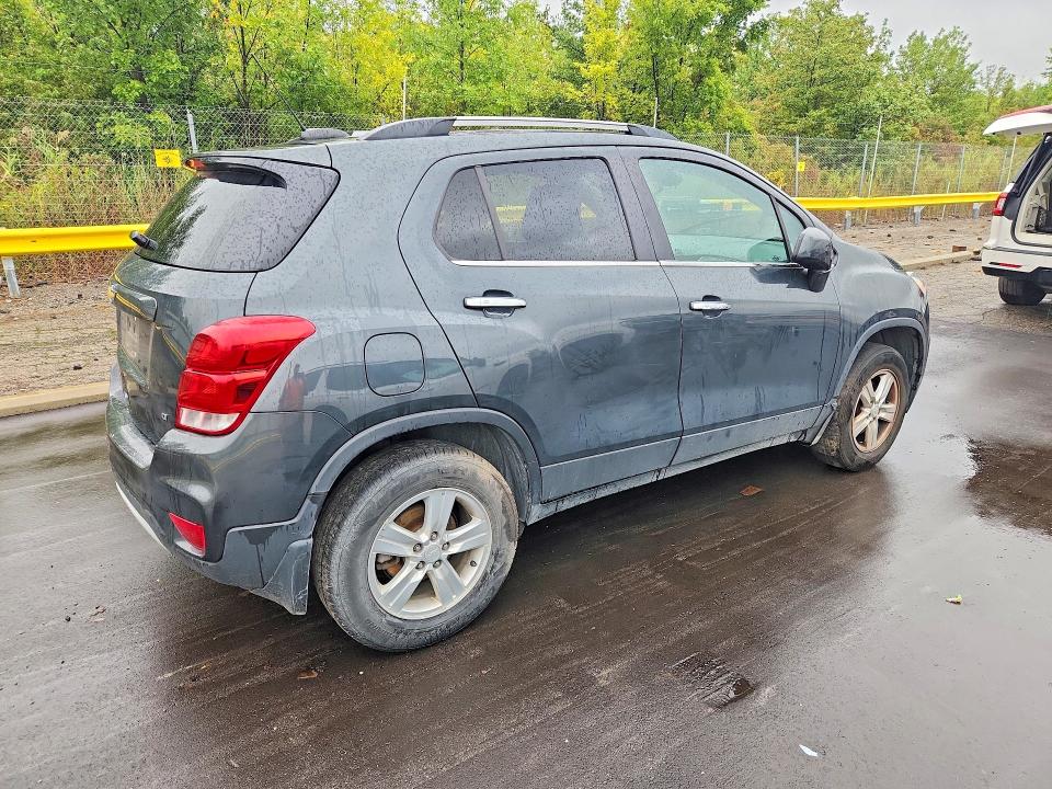 Photo 3 from auction – 2018 CHEVROLET TRAX with VIN 3GNCJPSB7JL303533