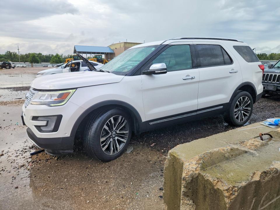 FORD EXPLORER 2017 с VIN 1FM5K8HT4HGD16819 - Снимка от търг